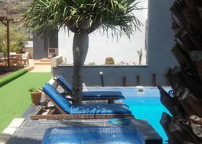 Luxury Ocean Views Heated Pool Private Holiday home *